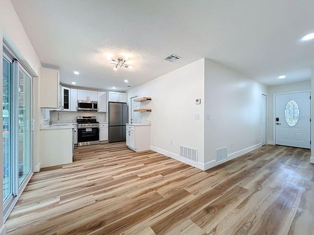 214 N ALDERWOOD STREET, Winter Springs, FL 32708