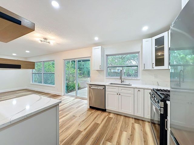 214 N ALDERWOOD STREET, Winter Springs, FL 32708