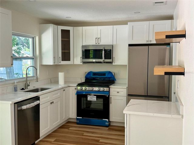 214 N ALDERWOOD STREET, Winter Springs, FL 32708