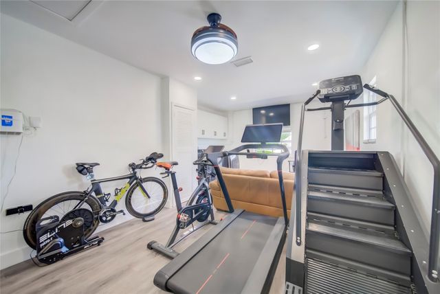 250 NE 27th Ct, Boca Raton, FL 33431