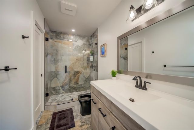 250 NE 27th Ct, Boca Raton, FL 33431