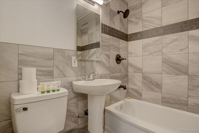 6940 W 55th Place, Arvada, CO 80002