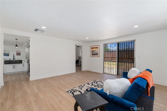 27384 7th, Highland, CA 92346
