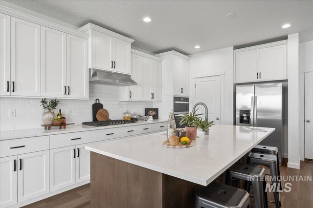 2573 N Morehouse Ave, Eagle, ID 83616