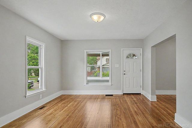 1340 Columbia Avenue, Grand Rapids, MI 49505