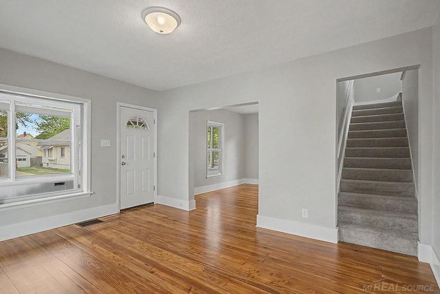 1340 Columbia Avenue, Grand Rapids, MI 49505