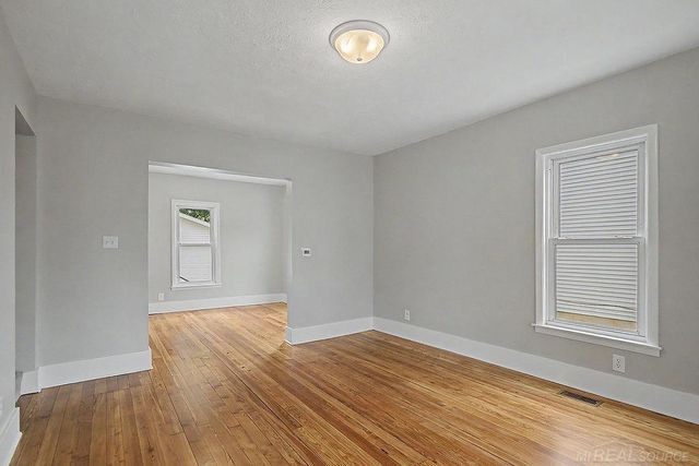 1340 Columbia Avenue, Grand Rapids, MI 49505