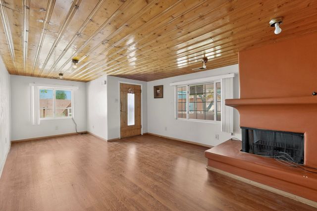 903 Calle Jose de La Cruz, Espanola, NM 87532