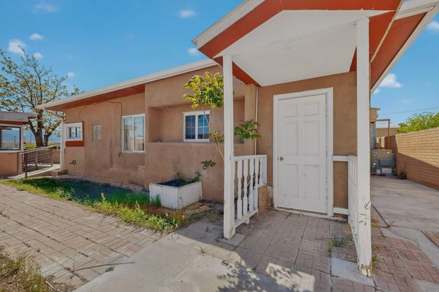 903 Calle Jose de La Cruz, Espanola, NM 87532