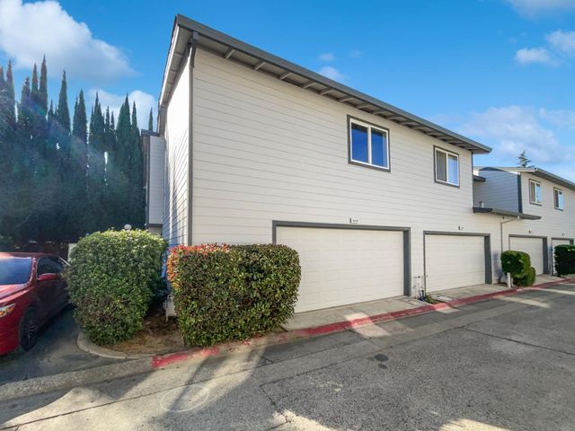 6230 Oak Valley Ln, Citrus Heights, CA 95621