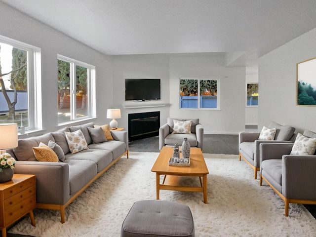6230 Oak Valley Ln, Citrus Heights, CA 95621