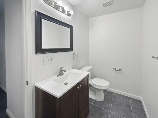 6230 Oak Valley Ln, Citrus Heights, CA 95621