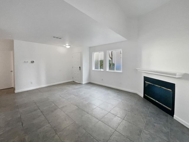 6230 Oak Valley Ln, Citrus Heights, CA 95621