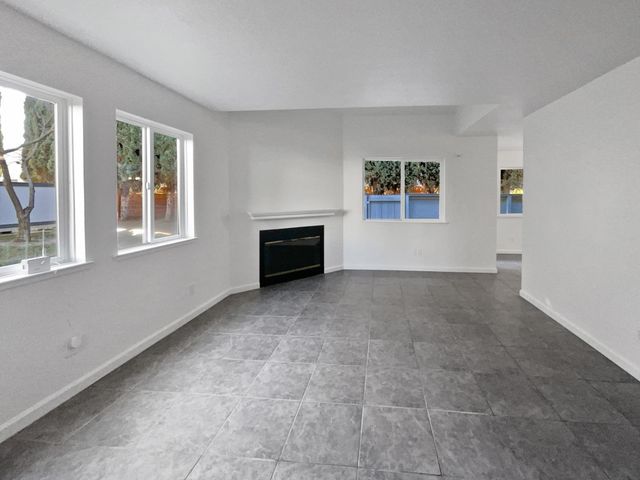 6230 Oak Valley Ln, Citrus Heights, CA 95621