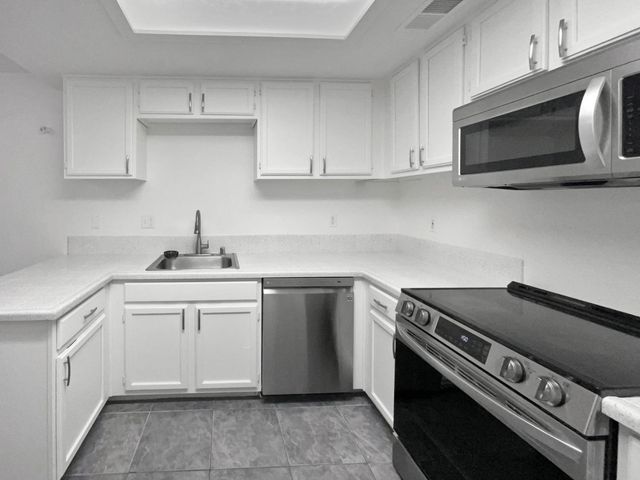 6230 Oak Valley Ln, Citrus Heights, CA 95621