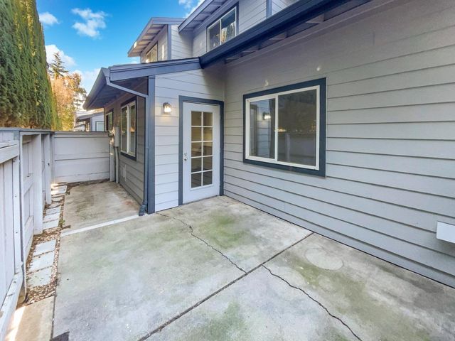 6230 Oak Valley Ln, Citrus Heights, CA 95621