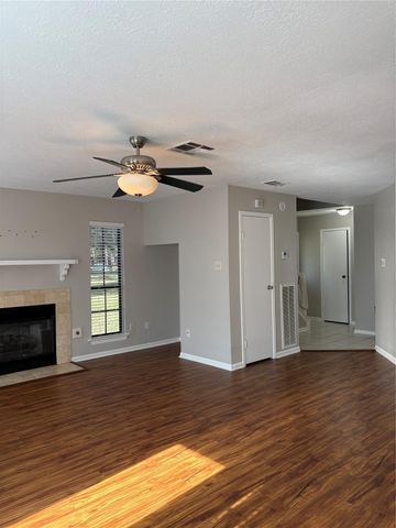 17281 Saturn Lane, Houston, TX 77058