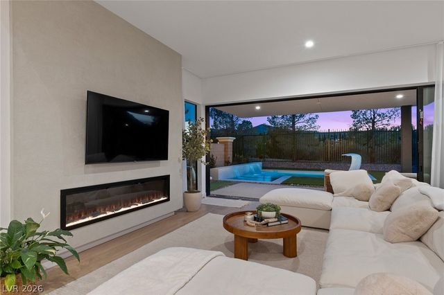 4053 Heron Fairway Drive, Las Vegas, NV 89141