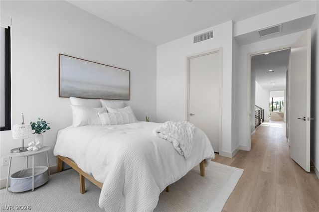 4053 Heron Fairway Drive, Las Vegas, NV 89141