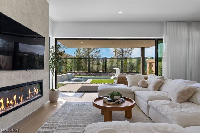 4053 Heron Fairway Drive, Las Vegas, NV 89141