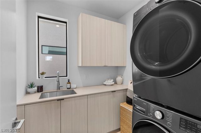 4053 Heron Fairway Drive, Las Vegas, NV 89141