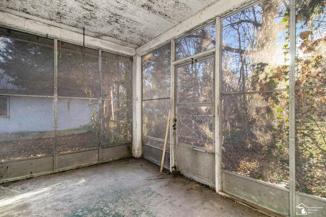 6399 Whiteford Center Road, Lambertville, MI 48144