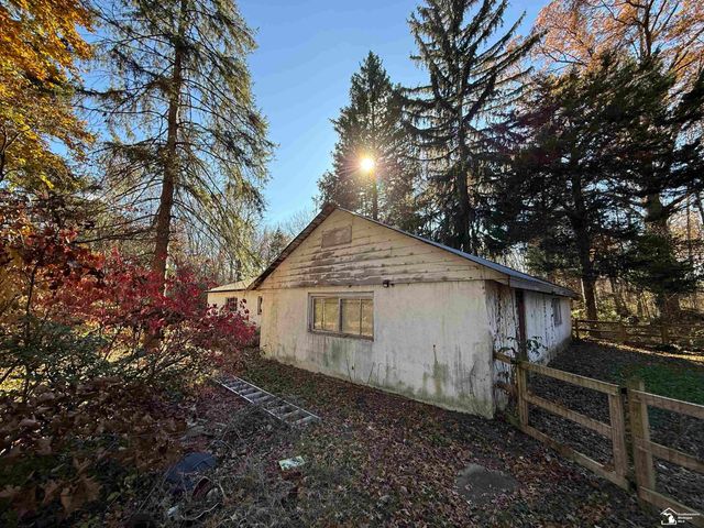 6399 Whiteford Center Road, Lambertville, MI 48144