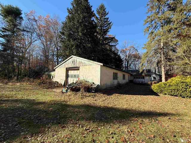 6399 Whiteford Center Road, Lambertville, MI 48144