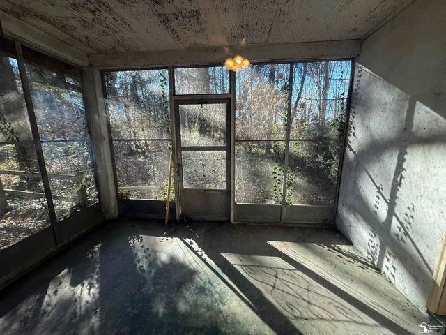 6399 Whiteford Center Road, Lambertville, MI 48144