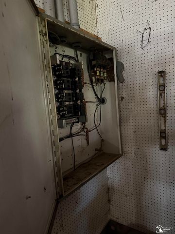 6399 Whiteford Center Road, Lambertville, MI 48144