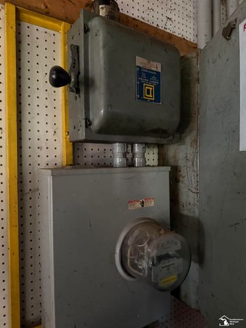 6399 Whiteford Center Road, Lambertville, MI 48144