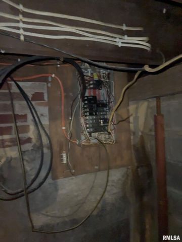 518 ADAMS Street, Quincy, IL 62301