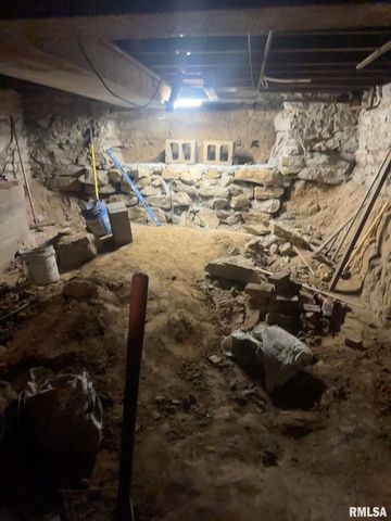 518 ADAMS Street, Quincy, IL 62301