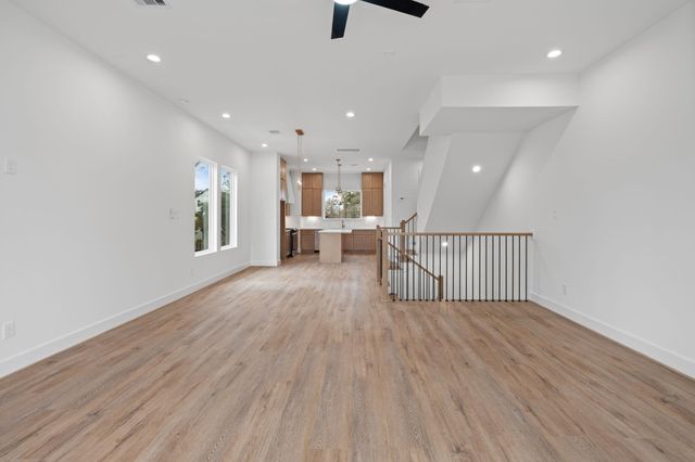 826 Curtin Street G, Houston, TX 77018