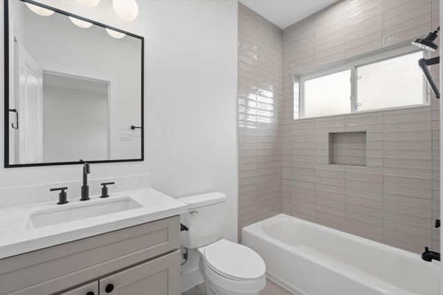 826 Curtin Street G, Houston, TX 77018