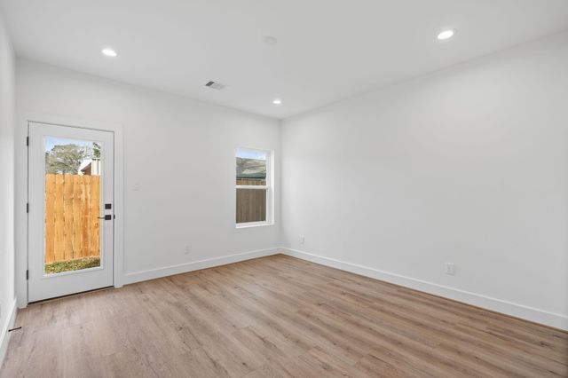 826 Curtin Street G, Houston, TX 77018