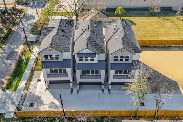 826 Curtin Street G, Houston, TX 77018