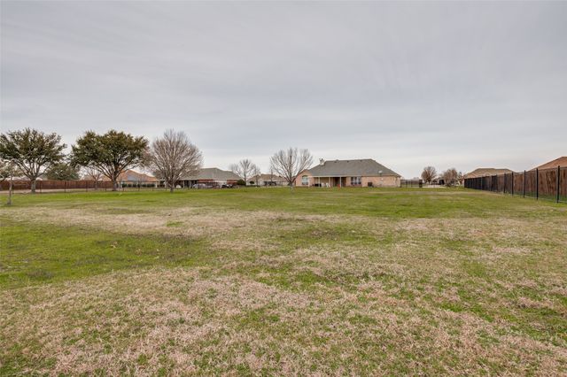 8934 Colonial Drive, Crandall, TX 75114