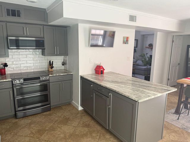 422 NW Canterbury Court, Fort Walton Beach, FL 32548