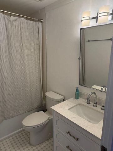 422 NW Canterbury Court, Fort Walton Beach, FL 32548