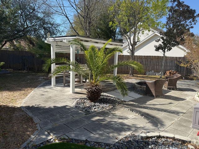 422 NW Canterbury Court, Fort Walton Beach, FL 32548