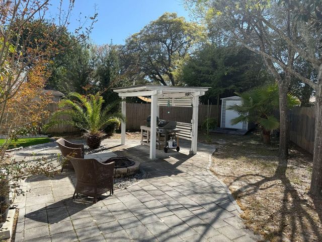 422 NW Canterbury Court, Fort Walton Beach, FL 32548