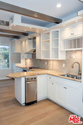 14538 Benefit Street 204, Sherman Oaks, CA 91403