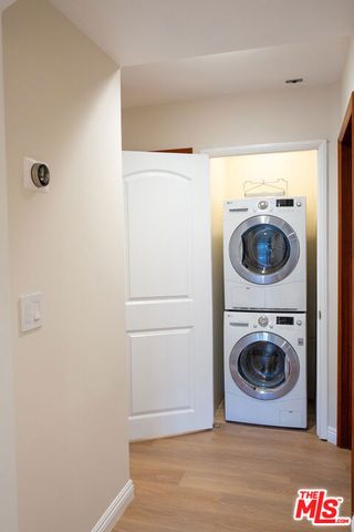 14538 Benefit Street 204, Sherman Oaks, CA 91403