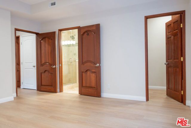 14538 Benefit Street 204, Sherman Oaks, CA 91403