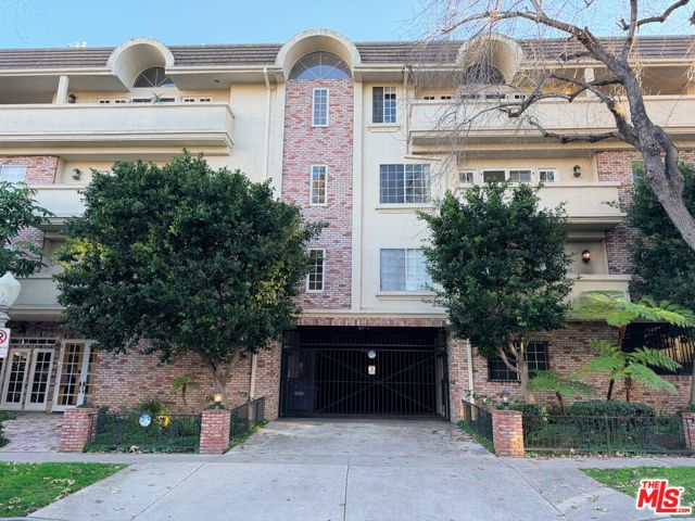 14538 Benefit Street 204, Sherman Oaks, CA 91403