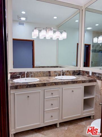 14538 Benefit Street 204, Sherman Oaks, CA 91403