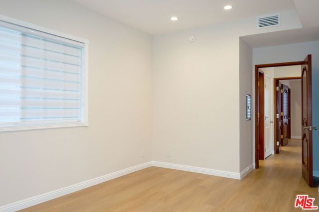 14538 Benefit Street 204, Sherman Oaks, CA 91403