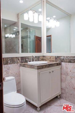 14538 Benefit Street 204, Sherman Oaks, CA 91403