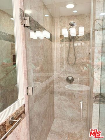 14538 Benefit Street 204, Sherman Oaks, CA 91403